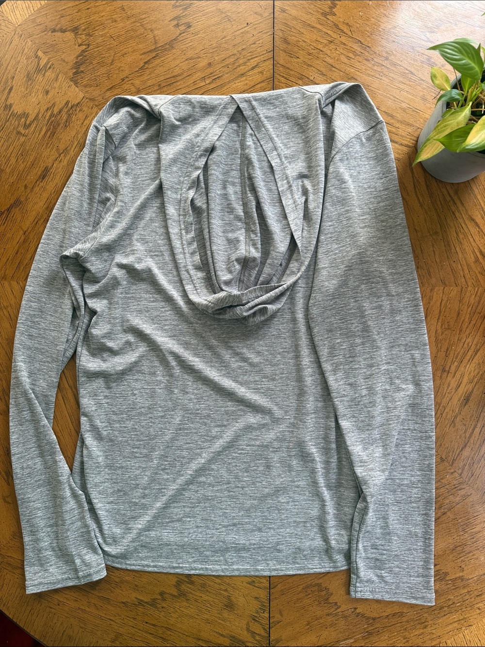PATAGONIA Capilene Cool Daily Hoodie Feather Grey size Small - Picture 8 of 8